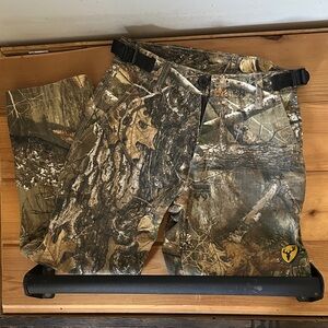 Boys’ Medium Realtree Camouflage Hunting Pants in Brown and Green Realtree Edge